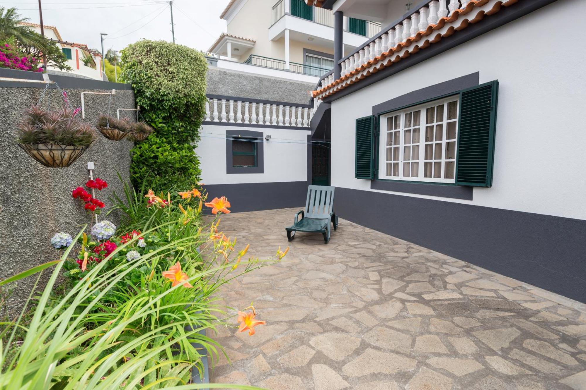 Charming Apartments In Funchal - Sao Goncalo Bilik gambar